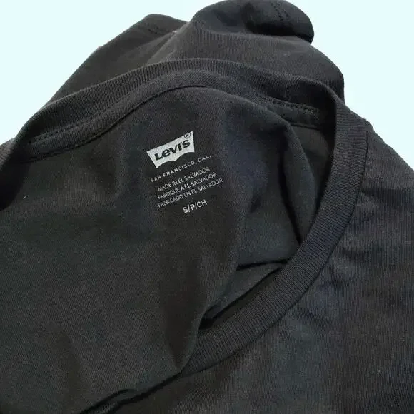 Levi's NWOT Black Graphic Tee for Women Size S - Picture 7 of 8